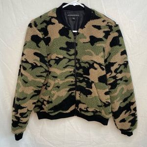 Women’s Rock and Republic Fuzzy Camo Jacket